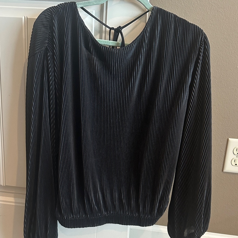 Astr the Label Black Pleated Blouse